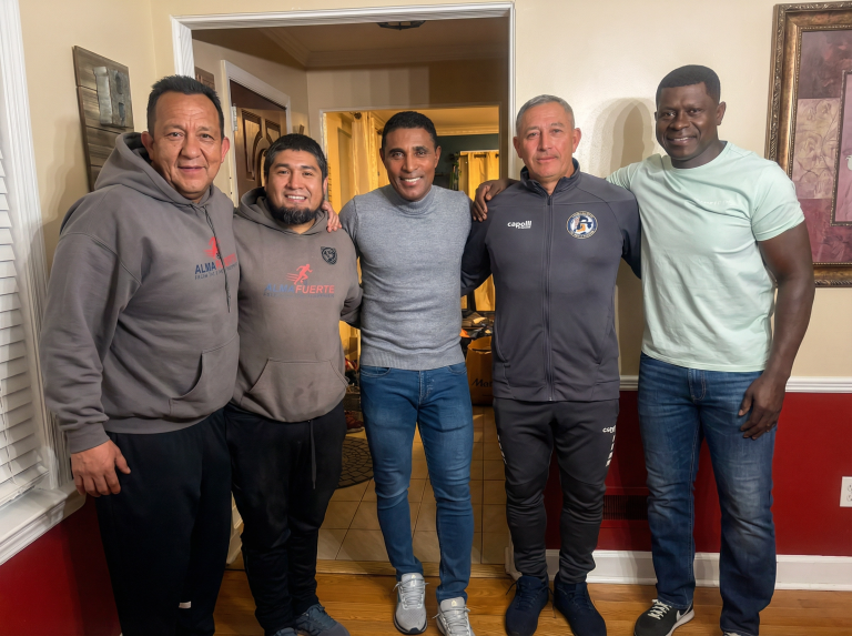 Referentes del fútbol ecuatoriano se reunieron para compartir experiencias y conocimientos